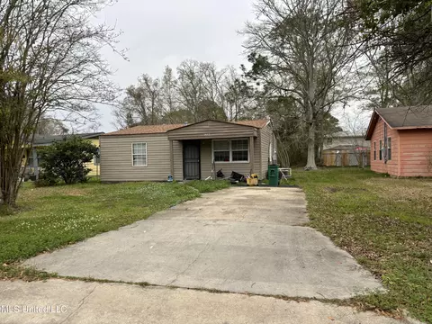 5443 Winona Dr, Moss Point, MS 39563 photo 1