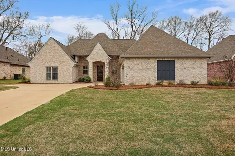 Exterior - 170 Sweetbriar Cir, Canton, MS 39046 photo 2 of 10