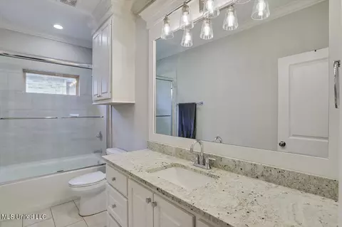 Bath - 170 Sweetbriar Cir, Canton, MS 39046 photo 4 of 6