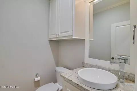 Bath - 170 Sweetbriar Cir, Canton, MS 39046 photo 1 of 6