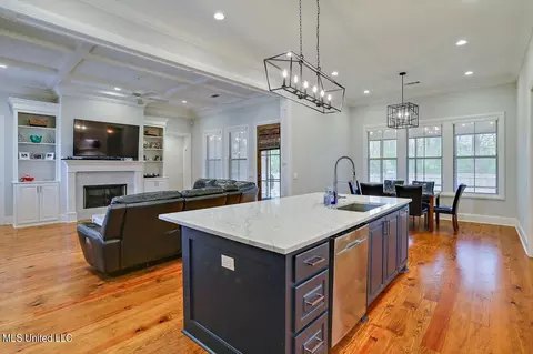 Kitchen - 170 Sweetbriar Cir, Canton, MS 39046 photo 2 of 5