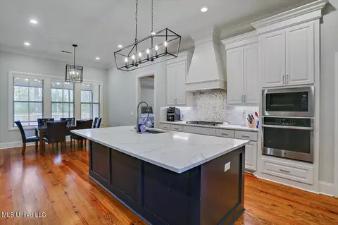 Kitchen - 170 Sweetbriar Cir, Canton, MS 39046 photo 3 of 5
