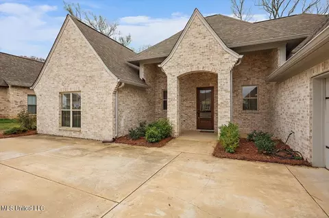 Exterior - 170 Sweetbriar Cir, Canton, MS 39046 photo 5 of 10