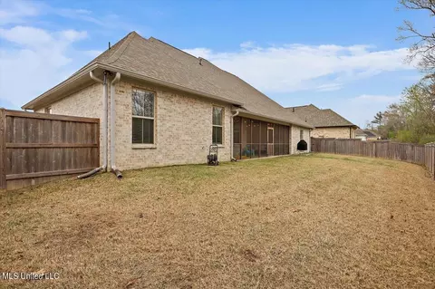 Exterior - 170 Sweetbriar Cir, Canton, MS 39046 photo 9 of 10