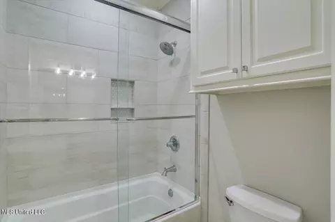 Bath - 170 Sweetbriar Cir, Canton, MS 39046 photo 6 of 6
