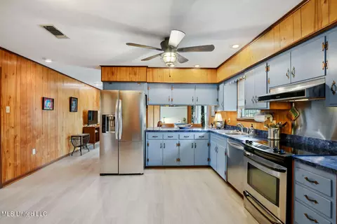 Kitchen - 205 Saint Augustine Dr, Long Beach, MS 39560 photo 2 of 3