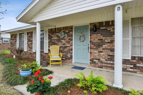 205 Saint Augustine Dr, Long Beach, MS 39560