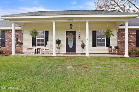 1105 Velma Dr, Byram, MS 39272 photo 2