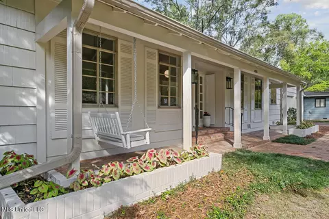 Exterior - 4005 Old Canton Ln, Jackson, MS 39206 photo 3 of 9