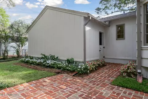 Exterior - 4005 Old Canton Ln, Jackson, MS 39206 photo 7 of 9