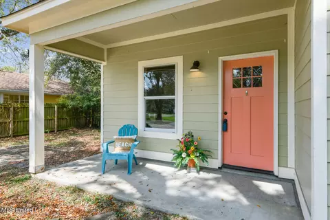 302 E Third St, Long Beach, MS 39560