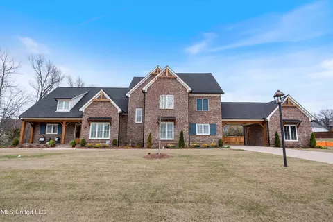4396 S Bolivar Trl, Olive Branch, MS 38654