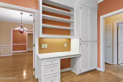 Entry Way - 5124 Heatherton Dr, Jackson, MS 39211 photo 2 of 2