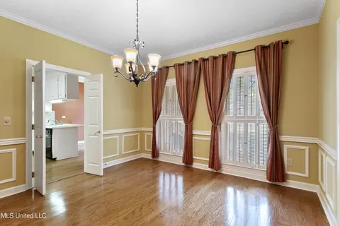 Dining - 5124 Heatherton Dr, Jackson, MS 39211 photo 1 of 2