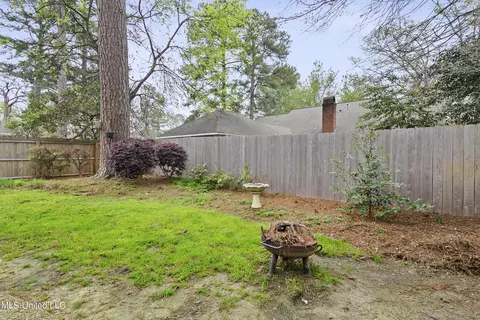 Exterior - 5124 Heatherton Dr, Jackson, MS 39211 photo 6 of 6