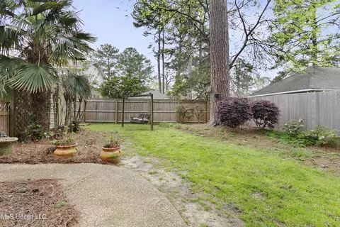 Exterior - 5124 Heatherton Dr, Jackson, MS 39211 photo 5 of 6