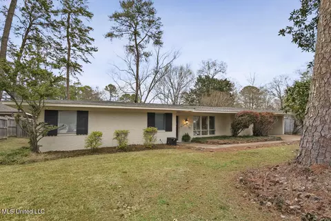 2450 Wild Valley Dr, Jackson, MS 39211