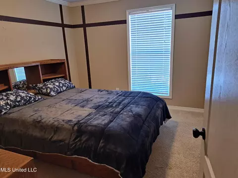 Bedroom - 402 Pinebrook Cir, Brandon, MS 39047 photo 3 of 3