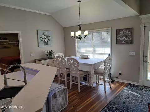 Dining - 402 Pinebrook Cir, Brandon, MS 39047 photo 1 of 1