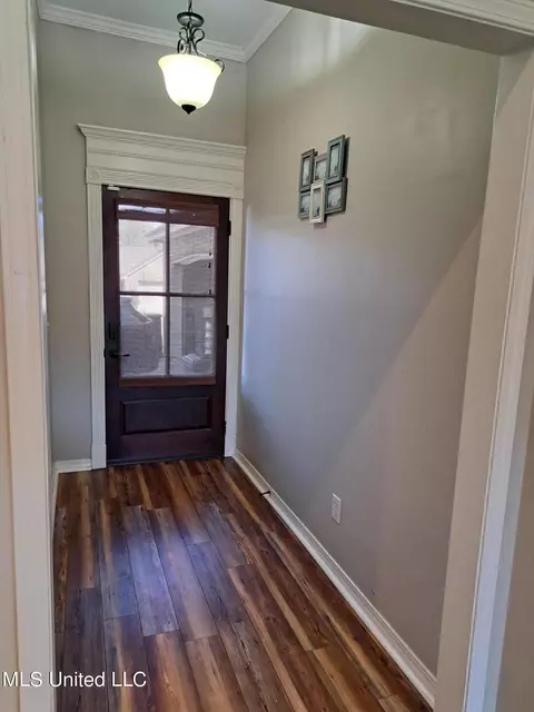 Entry Way - 402 Pinebrook Cir, Brandon, MS 39047 photo 1 of 1
