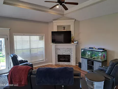 Living - 402 Pinebrook Cir, Brandon, MS 39047 photo 1 of 1