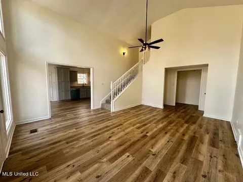 Entry Way - 8750 Thunderbird Dr E, Hernando, MS 38632 photo 1 of 3