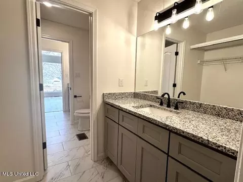 Bath - 8750 Thunderbird Dr E, Hernando, MS 38632 photo 3 of 6