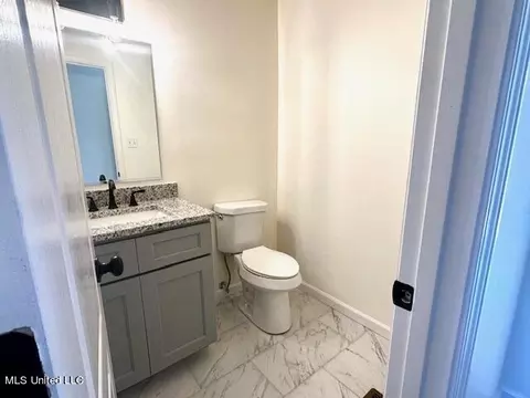 Bath - 8750 Thunderbird Dr E, Hernando, MS 38632 photo 6 of 6