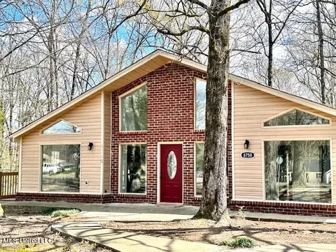 8750 Thunderbird Dr E, Hernando, MS 38632