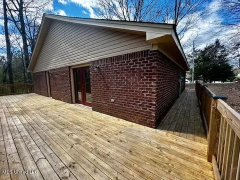Exterior - 8750 Thunderbird Dr E, Hernando, MS 38632 photo 7 of 9
