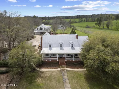 Exterior - 962 County Line Rd, Mendenhall, MS 39114 photo 2 of 14