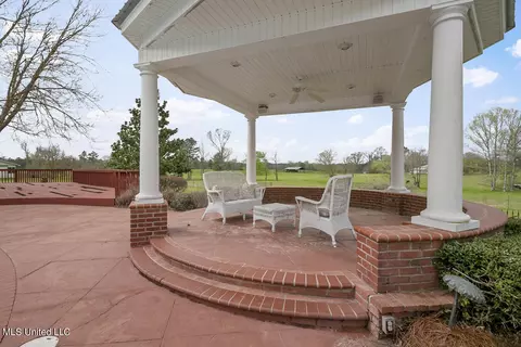 Exterior - 962 County Line Rd, Mendenhall, MS 39114 photo 5 of 14