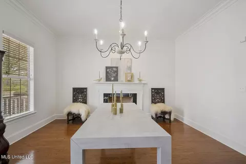 Dining - 962 County Line Rd, Mendenhall, MS 39114 photo 6 of 6