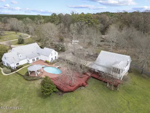 Exterior - 962 County Line Rd, Mendenhall, MS 39114 photo 3 of 14