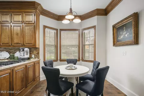 Dining - 962 County Line Rd, Mendenhall, MS 39114 photo 4 of 6