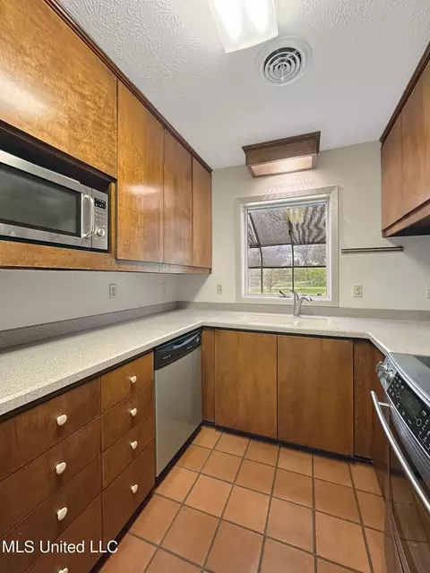 800 Colonial Cir, Jackson, MS 39211 photo 18