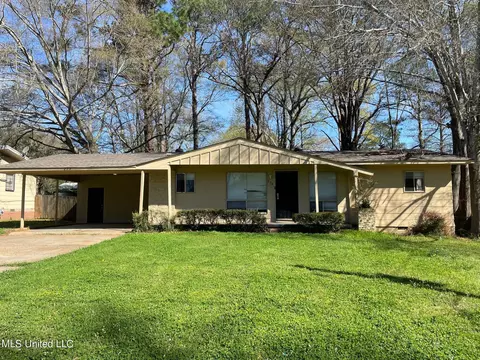 274 Mcdowell Park Cir, Jackson, MS 39204