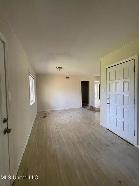 274 Mcdowell Park Cir, Jackson, MS 39204 photo 8