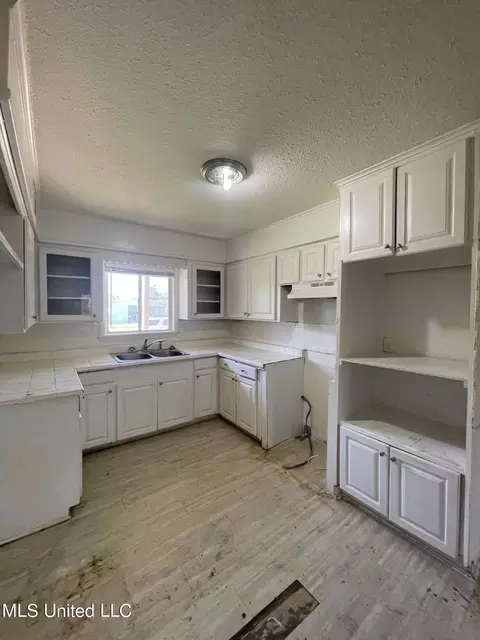 274 Mcdowell Park Cir, Jackson, MS 39204 photo 5