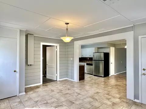 Dining - 5559 Mccracken Rd, Hernando, MS 38632 photo 1 of 1
