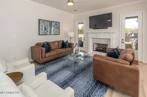 Living - 3544 Williams Brooke Ln, Hernando, MS 38632 photo 2 of 4