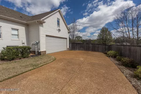 Exterior - 3544 Williams Brooke Ln, Hernando, MS 38632 photo 5 of 10