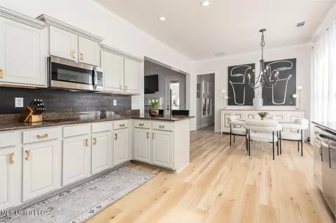 Kitchen - 3544 Williams Brooke Ln, Hernando, MS 38632 photo 2 of 5