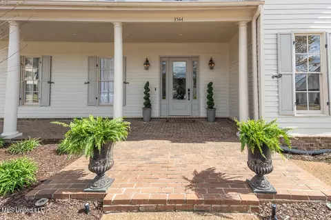 Exterior - 3544 Williams Brooke Ln, Hernando, MS 38632 photo 3 of 10