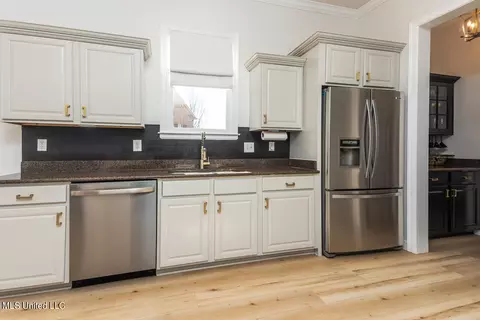 Kitchen - 3544 Williams Brooke Ln, Hernando, MS 38632 photo 4 of 5