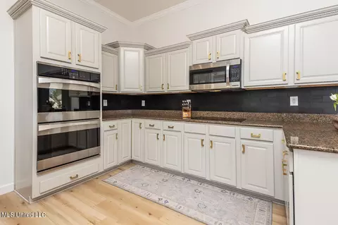 Kitchen - 3544 Williams Brooke Ln, Hernando, MS 38632 photo 1 of 5