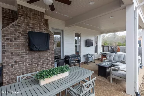 Exterior - 3544 Williams Brooke Ln, Hernando, MS 38632 photo 6 of 10
