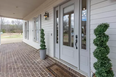 Exterior - 3544 Williams Brooke Ln, Hernando, MS 38632 photo 4 of 10