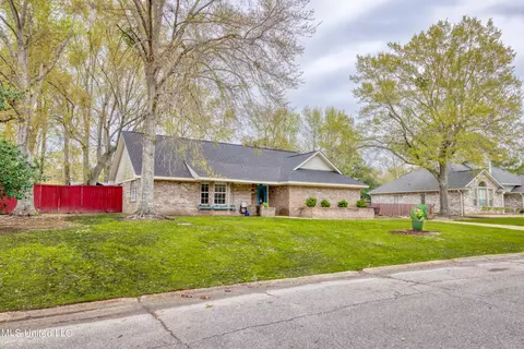 14608 Saint Vincent Dr, Biloxi, MS 39532