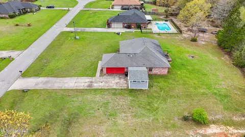 4 W Deerwood W Dr, Perkinston, MS 39573